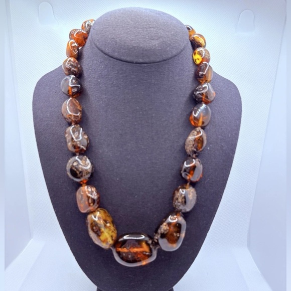 Large Vintage Amber Bead Necklace Graduated 92.7 Grams...
